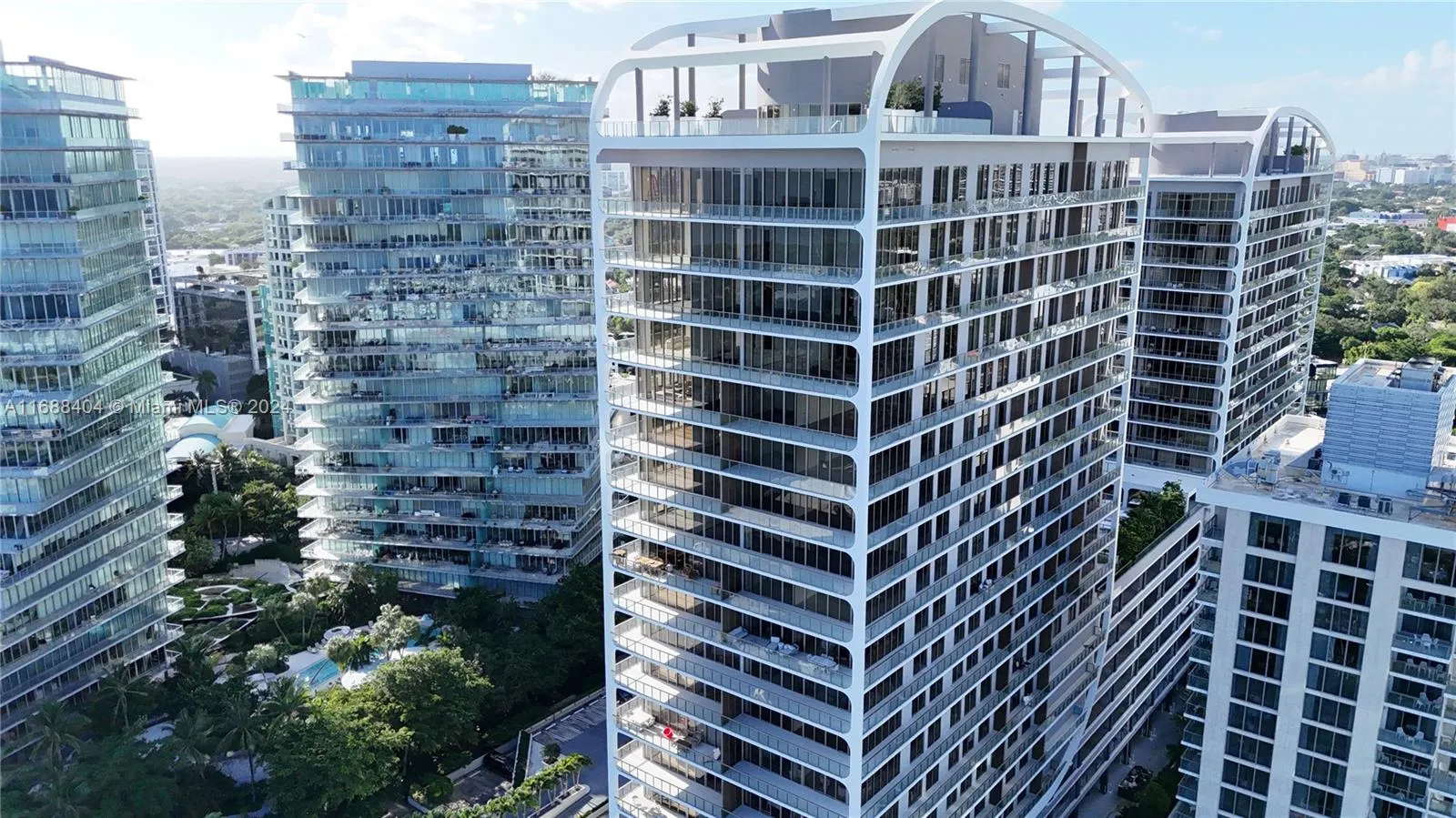 Coconut Grove, Florida 33133, United States, 3 Bedrooms Bedrooms, ,5 BathroomsBathrooms,Residential,Active,34846