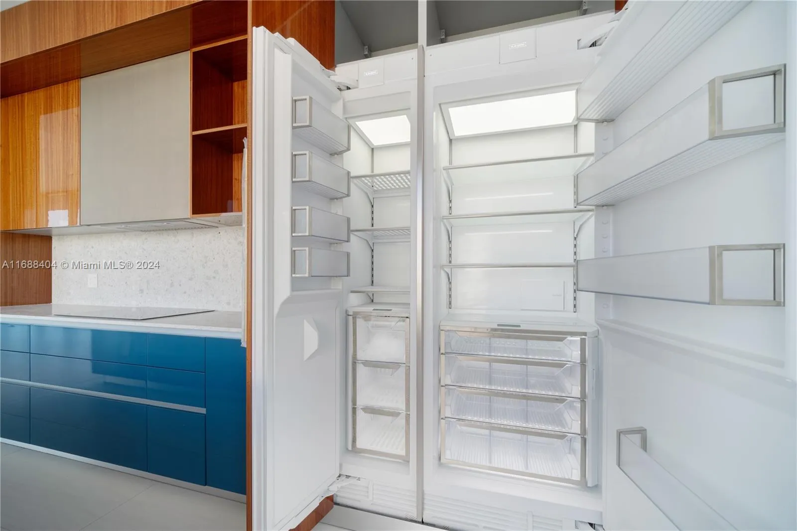 Coconut Grove, Florida 33133, United States, 3 Bedrooms Bedrooms, ,5 BathroomsBathrooms,Residential,Active,34846