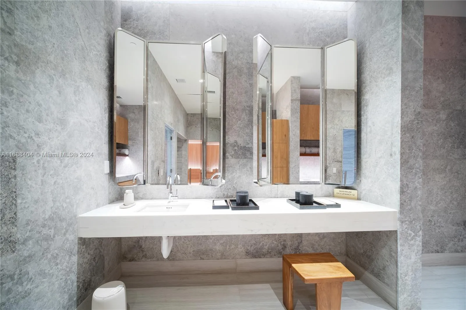 Coconut Grove, Florida 33133, United States, 3 Bedrooms Bedrooms, ,5 BathroomsBathrooms,Residential,Active,34846