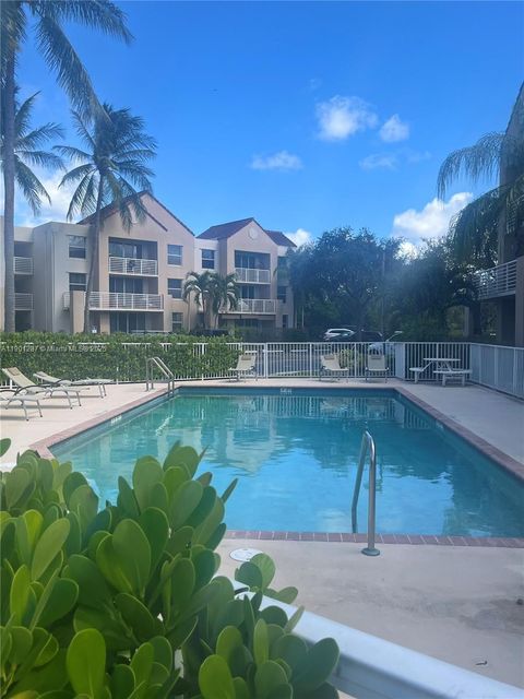Photo of 2731 Ocean Club Blvd #301, Hollywood, FL 33019 (MLS # A11901287)