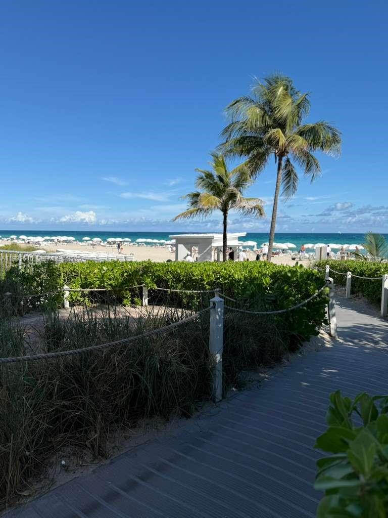 TRUMP INTERNATIONAL SONES - Residential