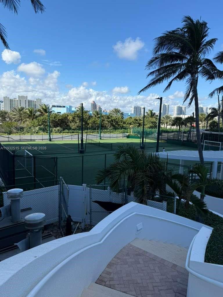 TRUMP INTERNATIONAL SONES - Residential