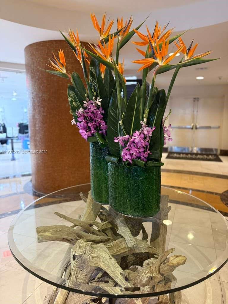 TRUMP INTERNATIONAL SONES - Residential