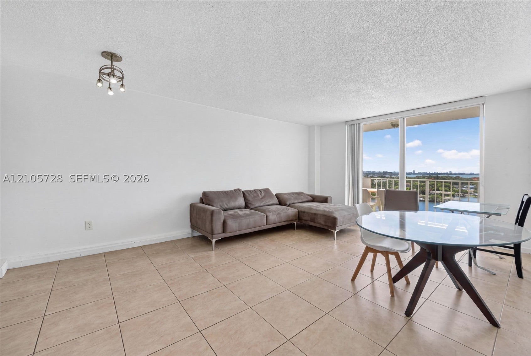 2350 NE 135th St 1006