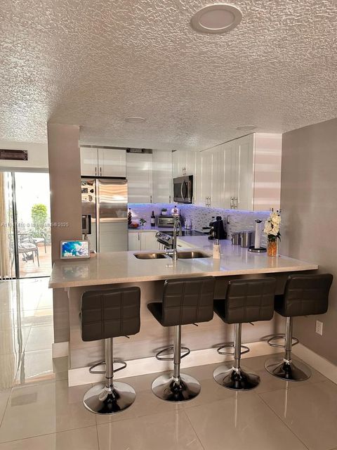 2211 W 53rd Pl 2225 Hialeah FL 33016