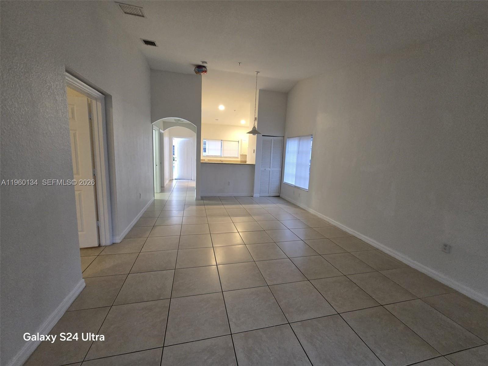 HOLLYWOOD RIDGE FARMS 2-6 - Residential Lease