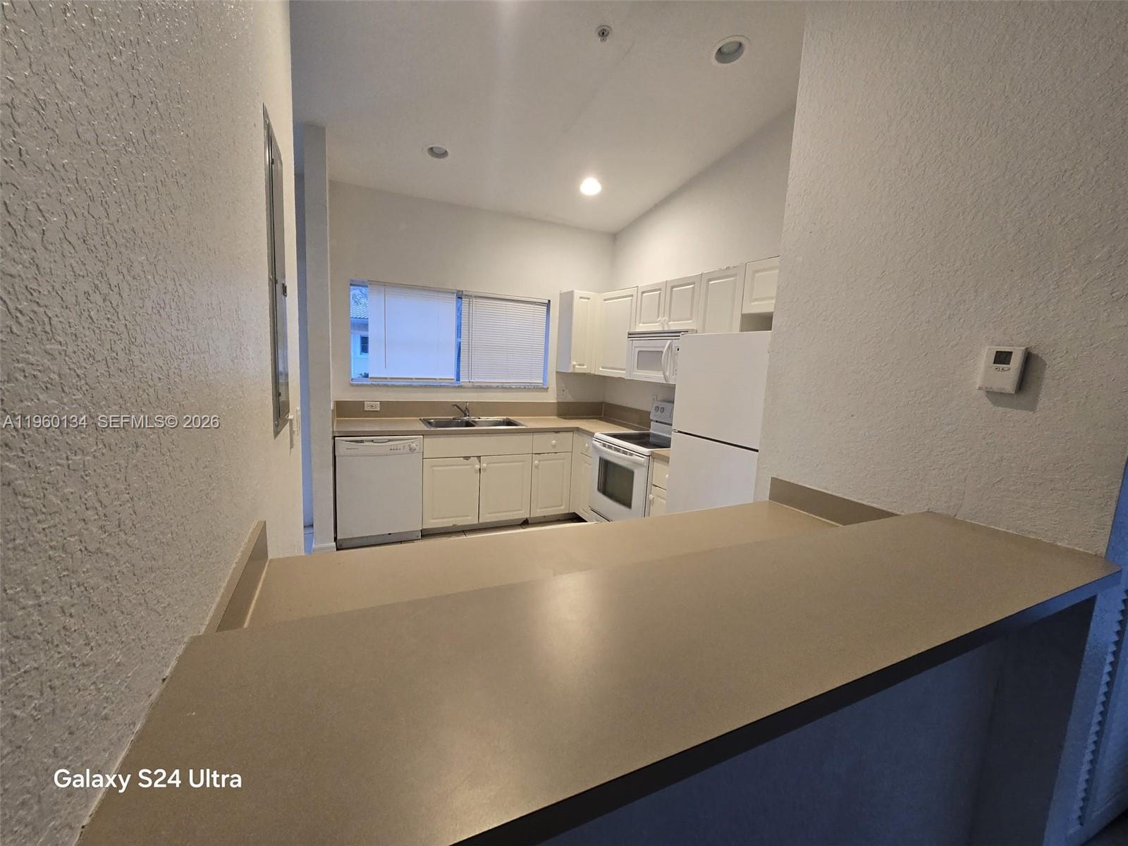 HOLLYWOOD RIDGE FARMS 2-6 - Residential Lease