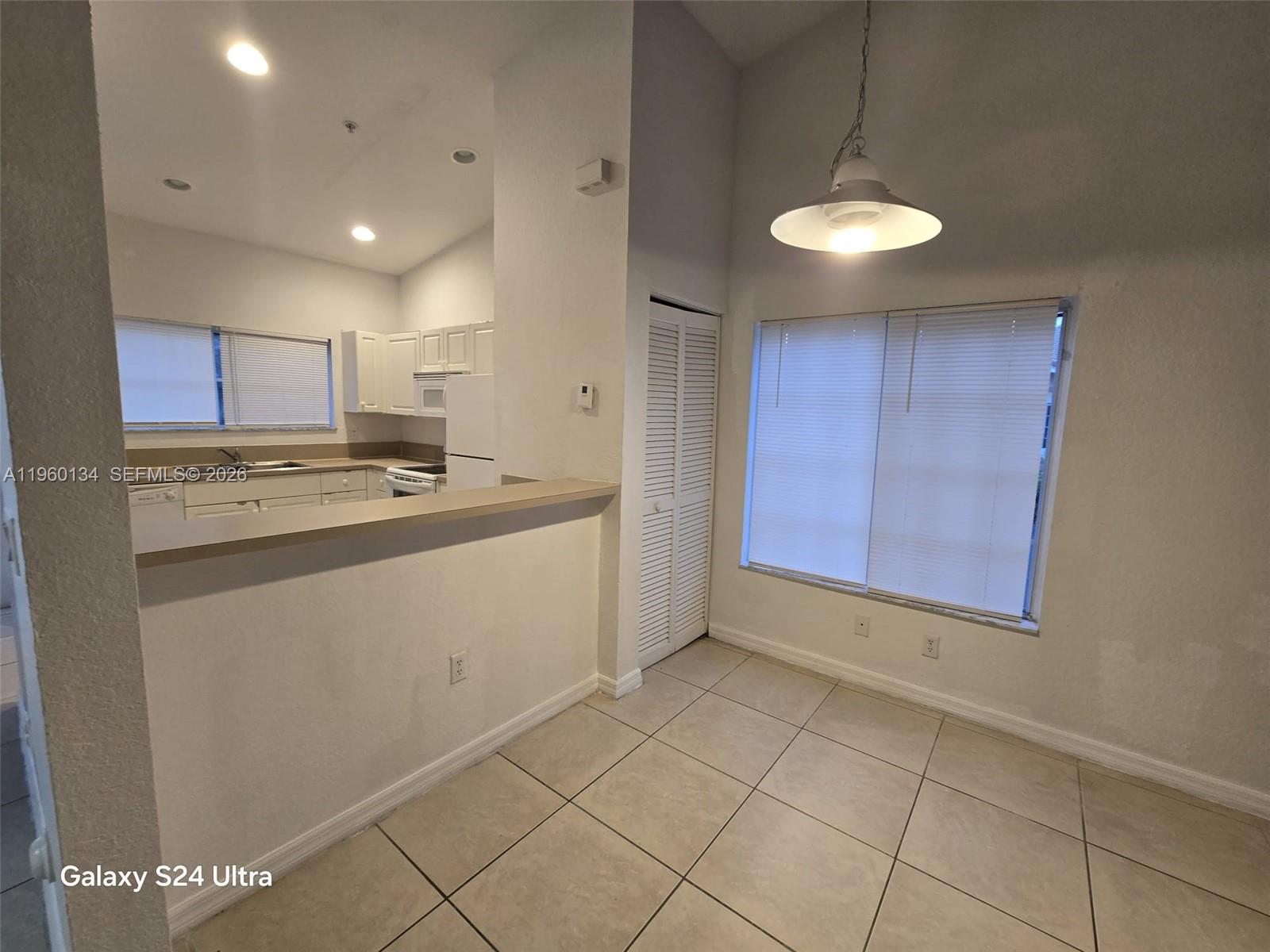 HOLLYWOOD RIDGE FARMS 2-6 - Residential Lease