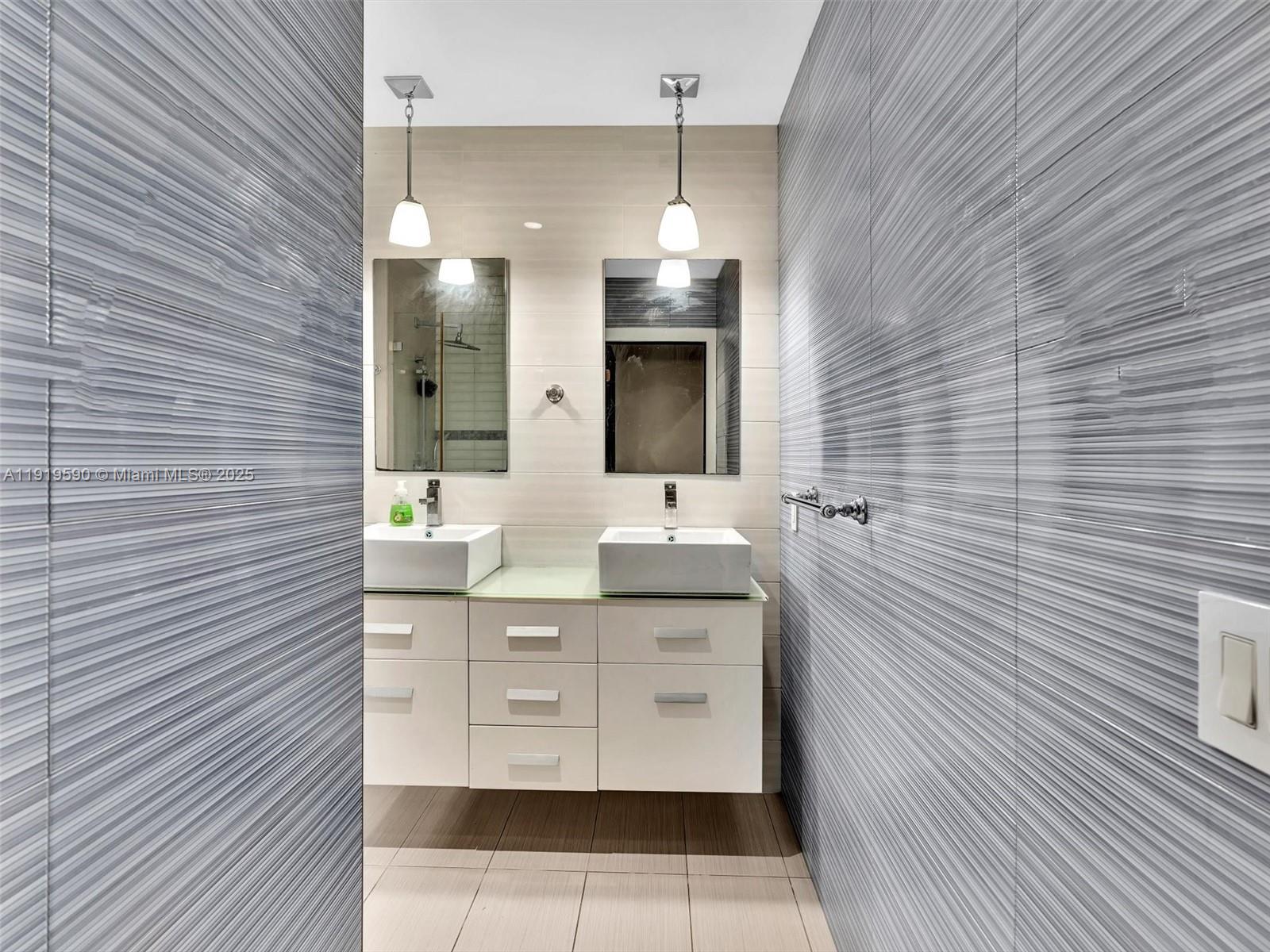 OLD CUTLER PINES THE - Residential