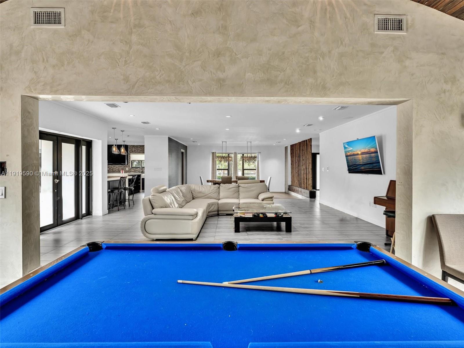 OLD CUTLER PINES THE - Residential