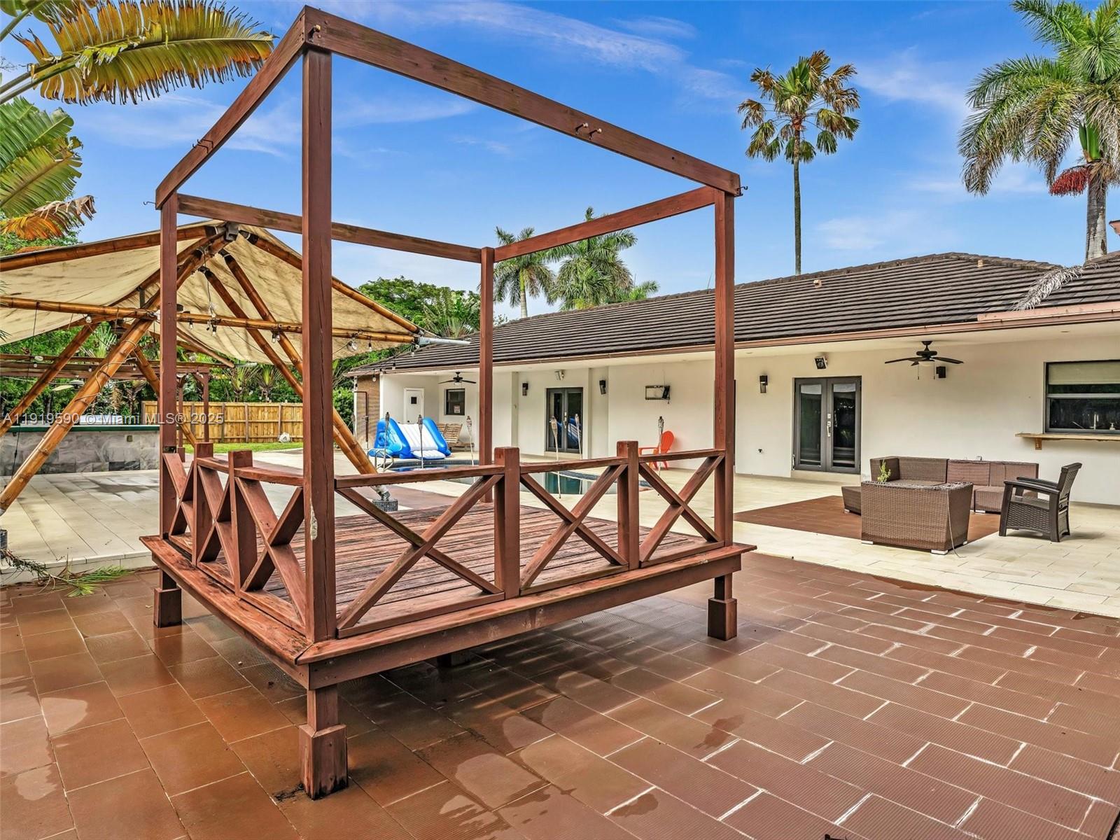 OLD CUTLER PINES THE - Residential