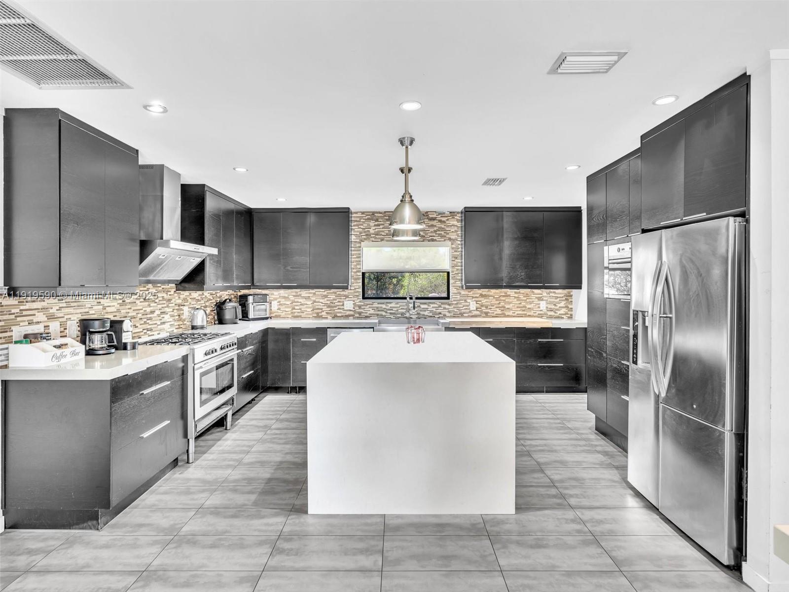 OLD CUTLER PINES THE - Residential