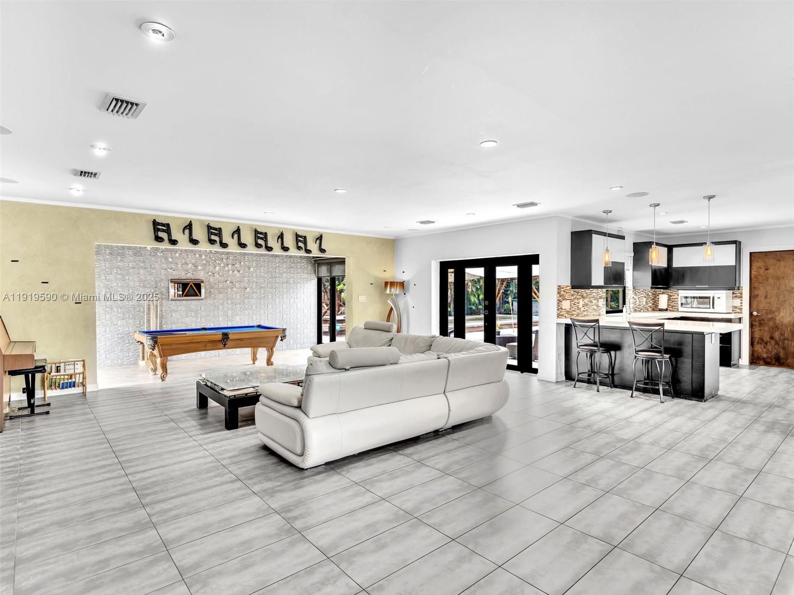 OLD CUTLER PINES THE - Residential