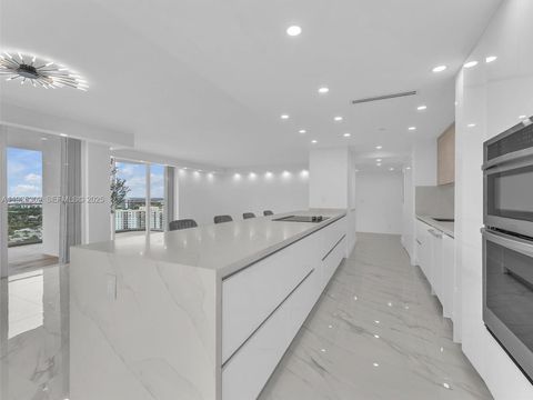 19707 Turnberry Way 22D Aventura FL 33180