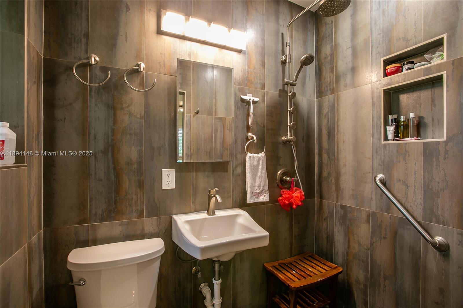KENDAL RANCHES - Residential