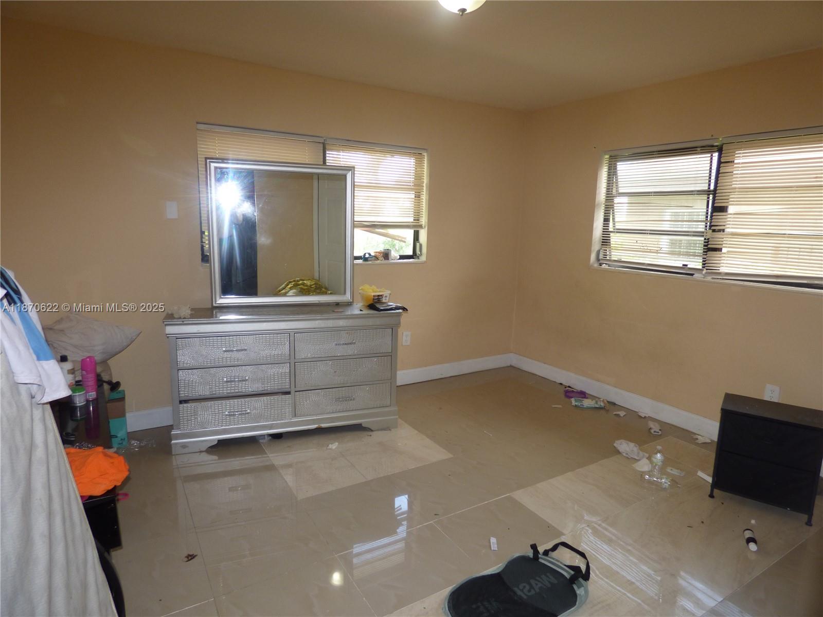 T L JOHNSON SUB IN SW1/4 - Residential