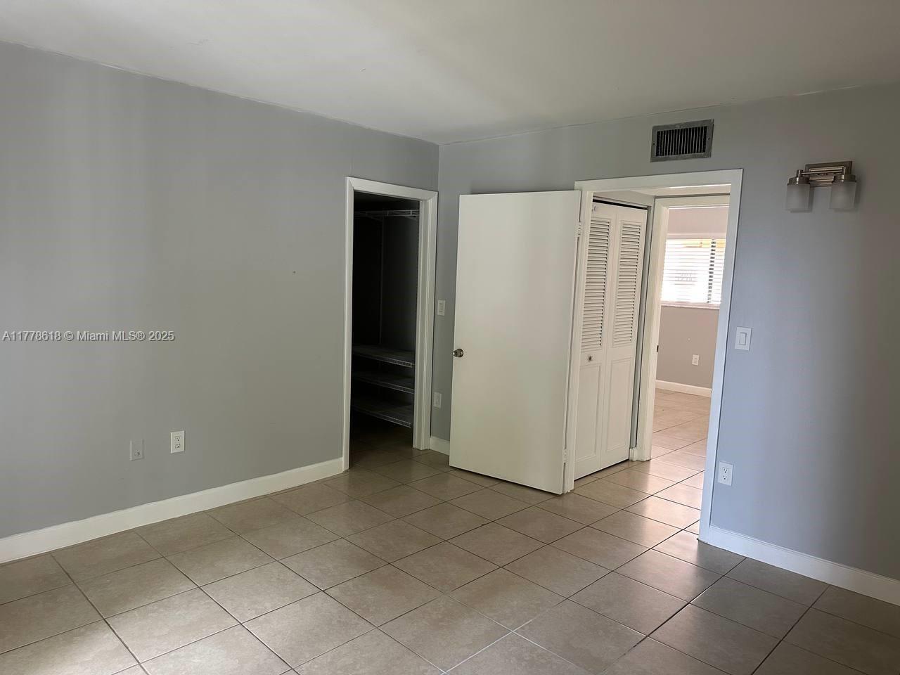 HORIZONS WEST CONDO #2 - Residential