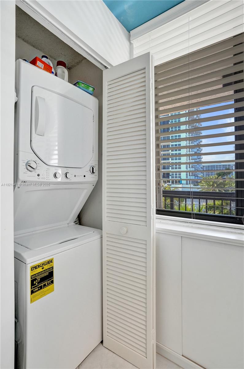 SILVER THATCH OCEAN CLUB - Residential