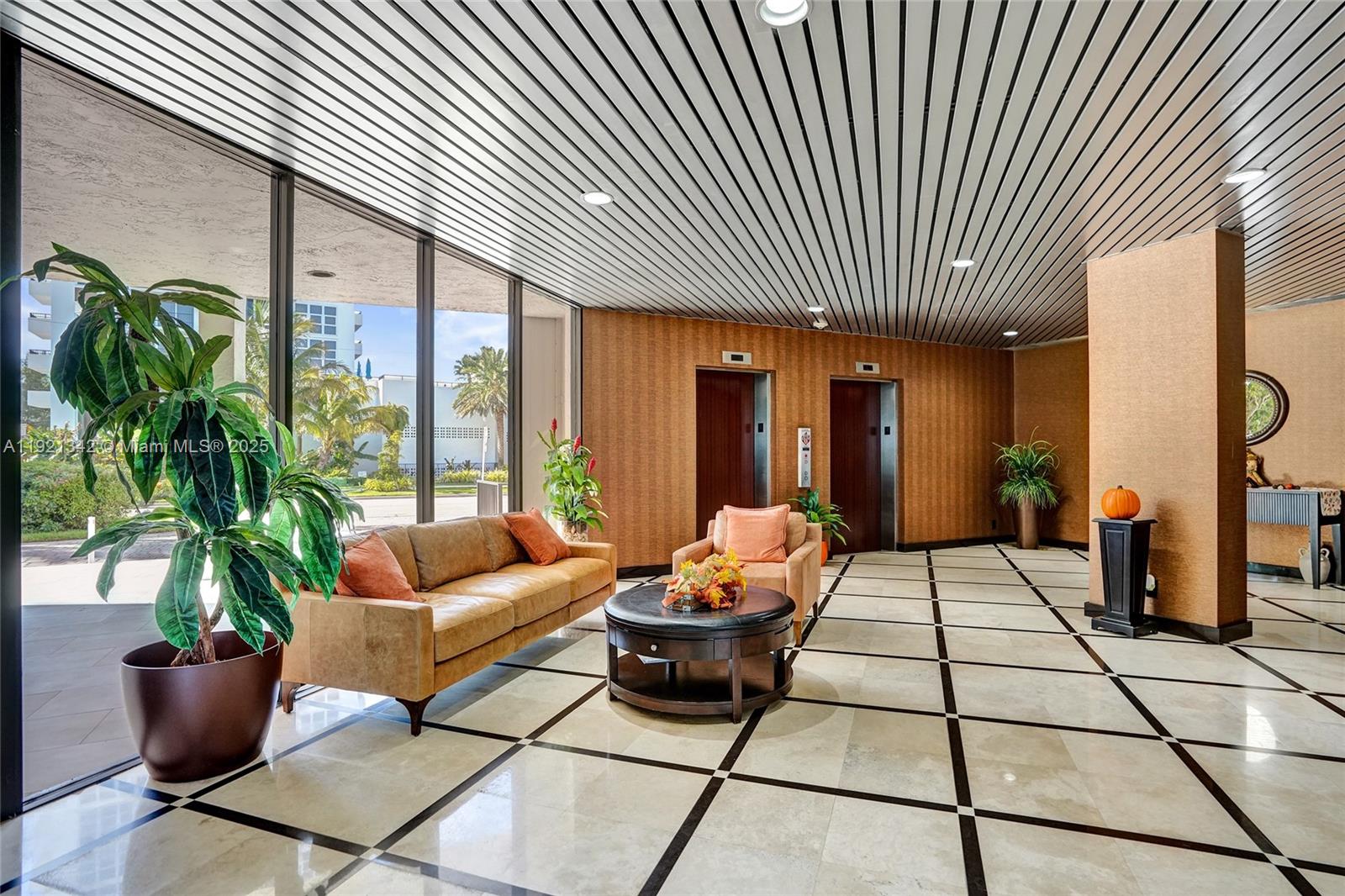 SILVER THATCH OCEAN CLUB - Residential