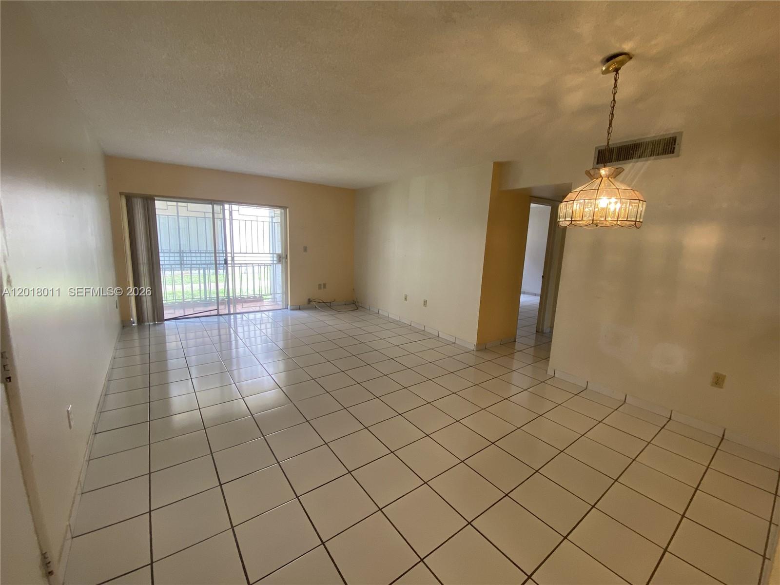 1590 W 46th St 117
