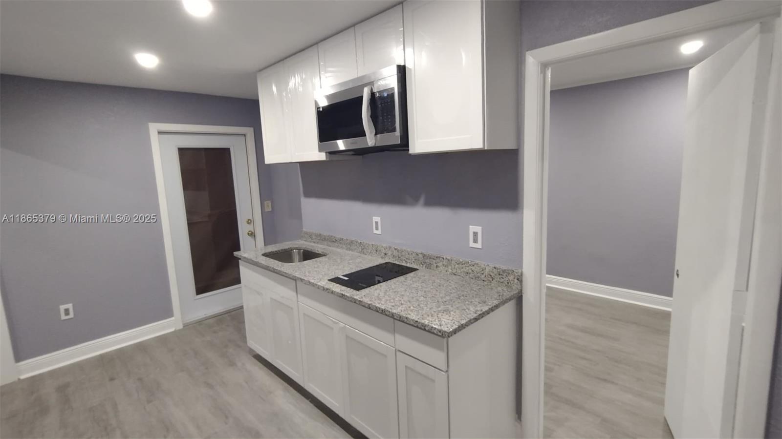 RIVIERA BEACH HEIGHTS ADD - Residential Lease