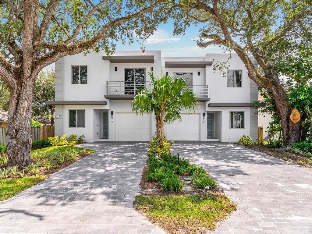 Photo of 830 SW 30th St #1, Fort Lauderdale, FL 33315 (MLS # A12018088)