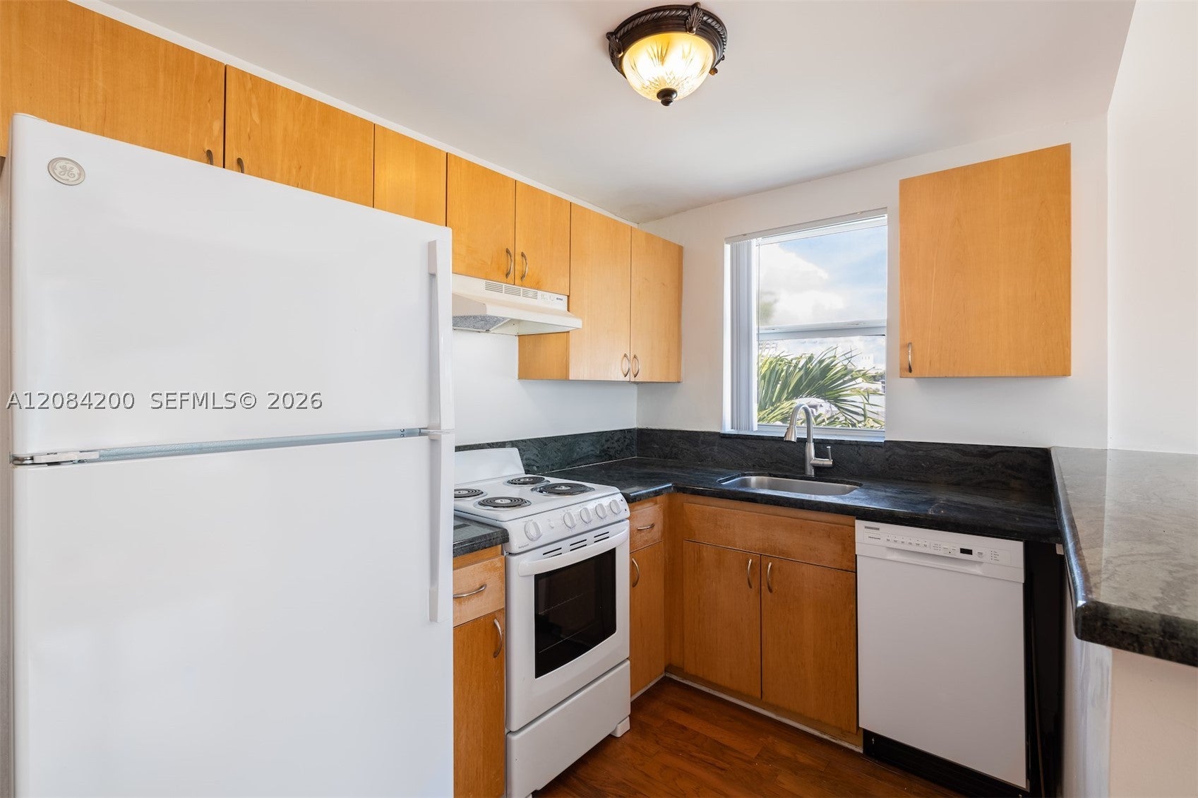 1542 Drexel Ave 302