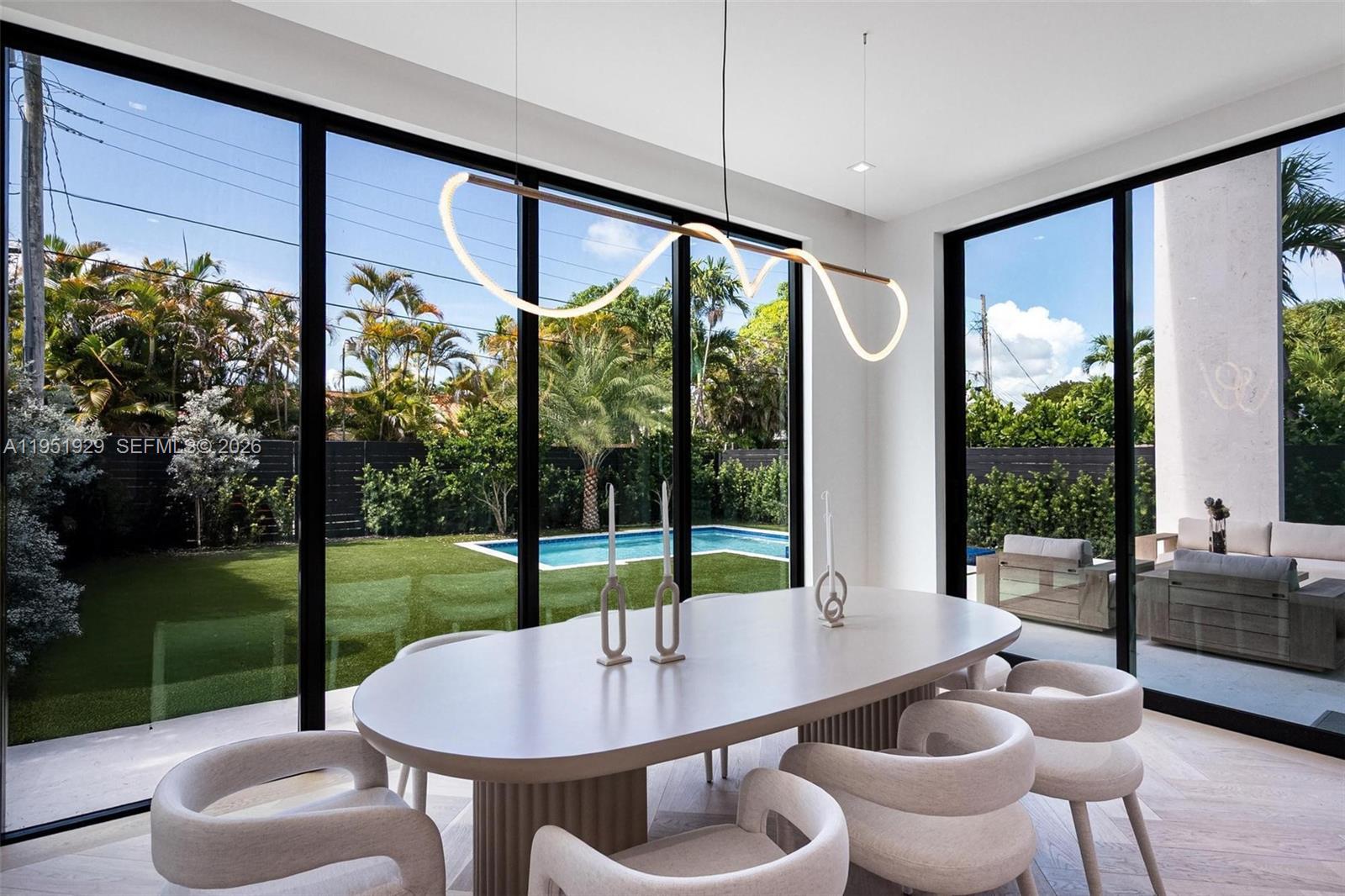 HOLLEMAN PARK PB 8-23 - Residential