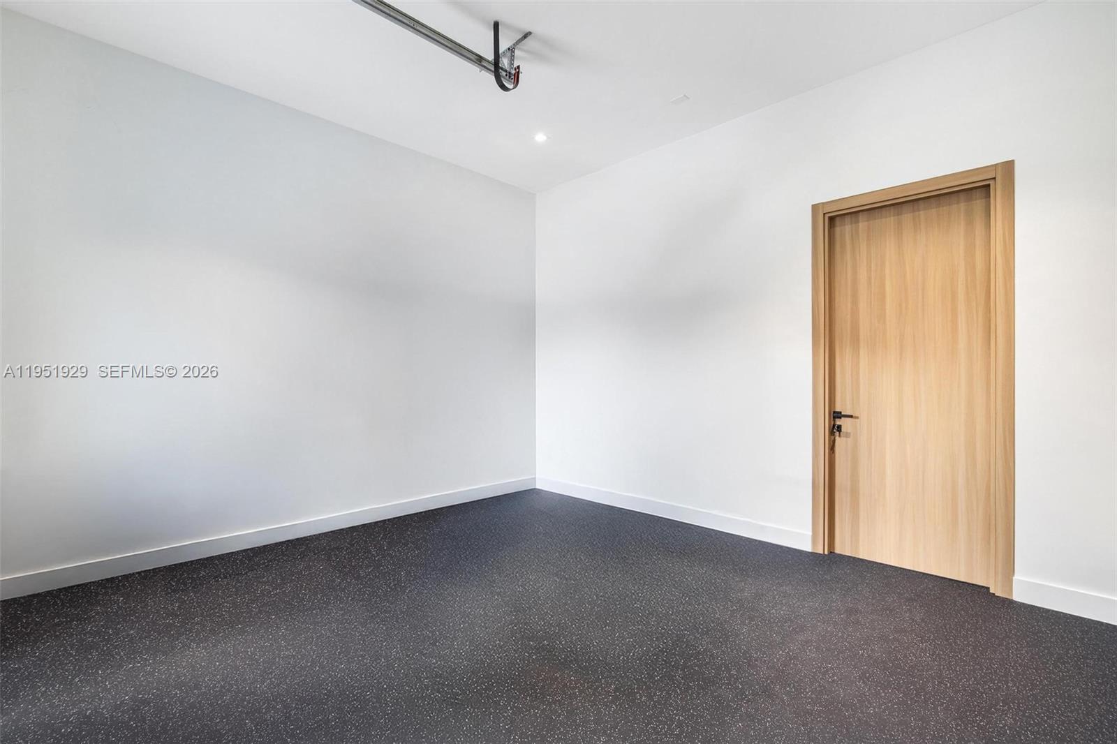 HOLLEMAN PARK PB 8-23 - Residential