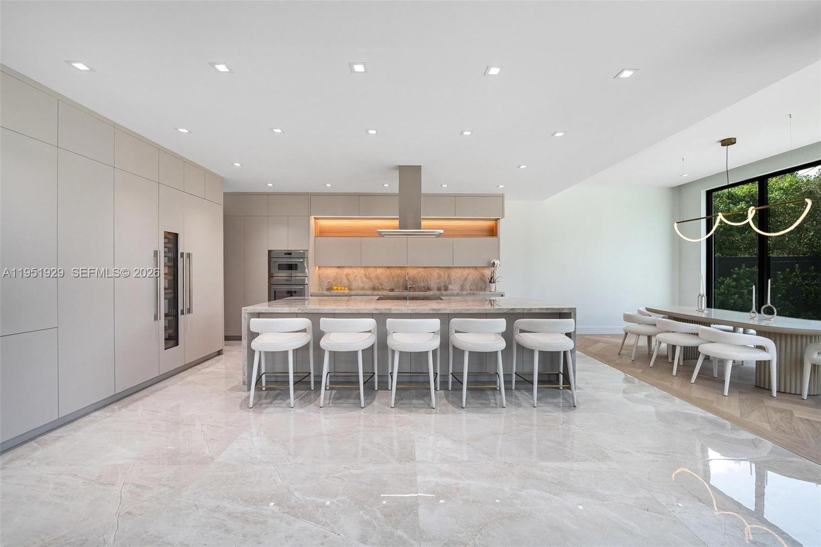 HOLLEMAN PARK PB 8-23 - Residential