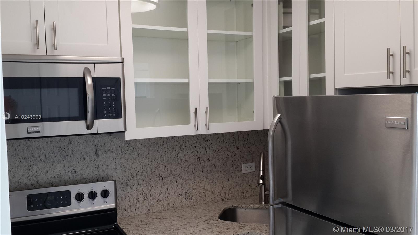 BAYSHORE YACHT & TENNIS C - Residential Lease