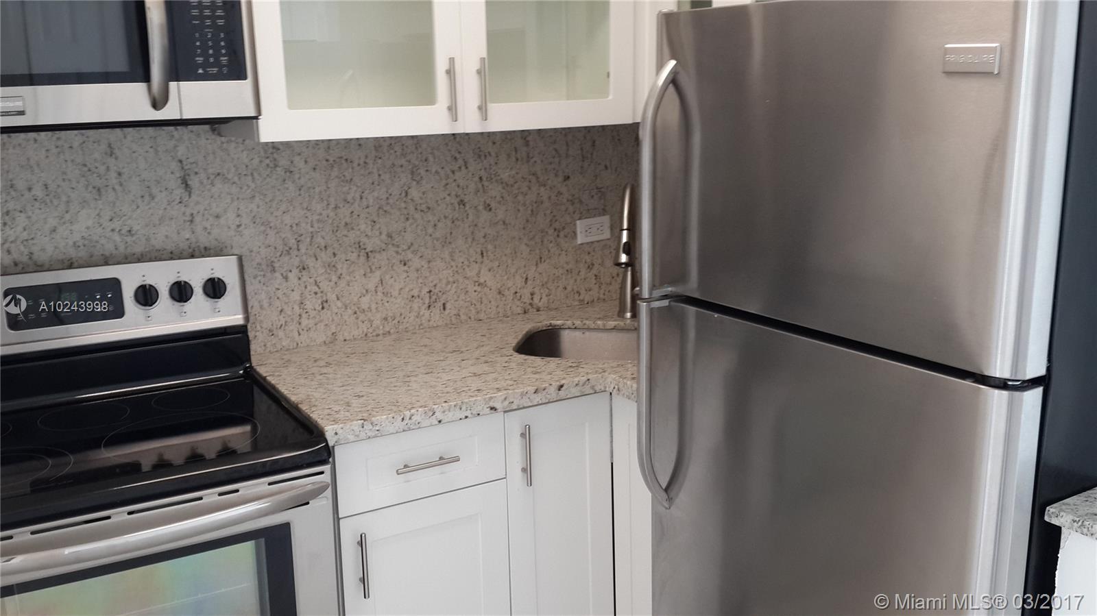 BAYSHORE YACHT & TENNIS C - Residential Lease