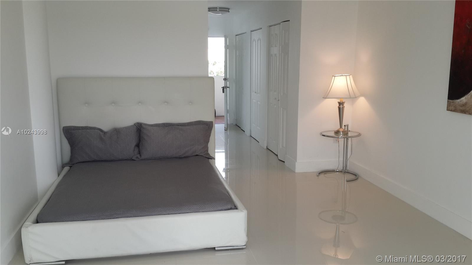 BAYSHORE YACHT & TENNIS C - Residential Lease