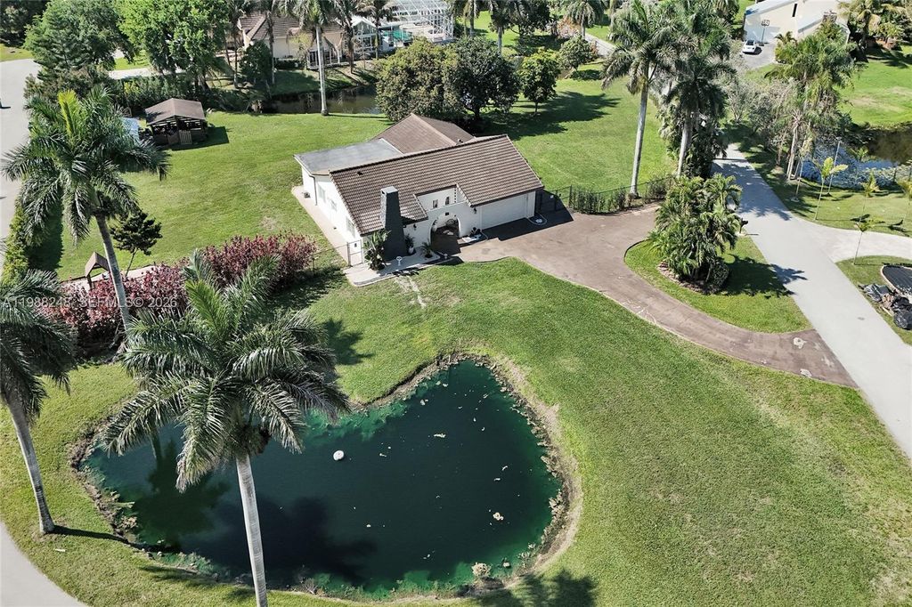 Photo of 4701 SW 110th Ave, Davie, FL 33328 (MLS # A11988248)