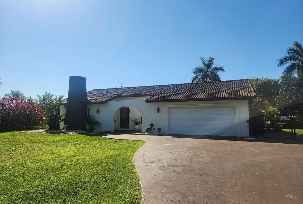 Photo of 4701 SW 110th Ave, Davie, FL 33328 (MLS # A11988248)