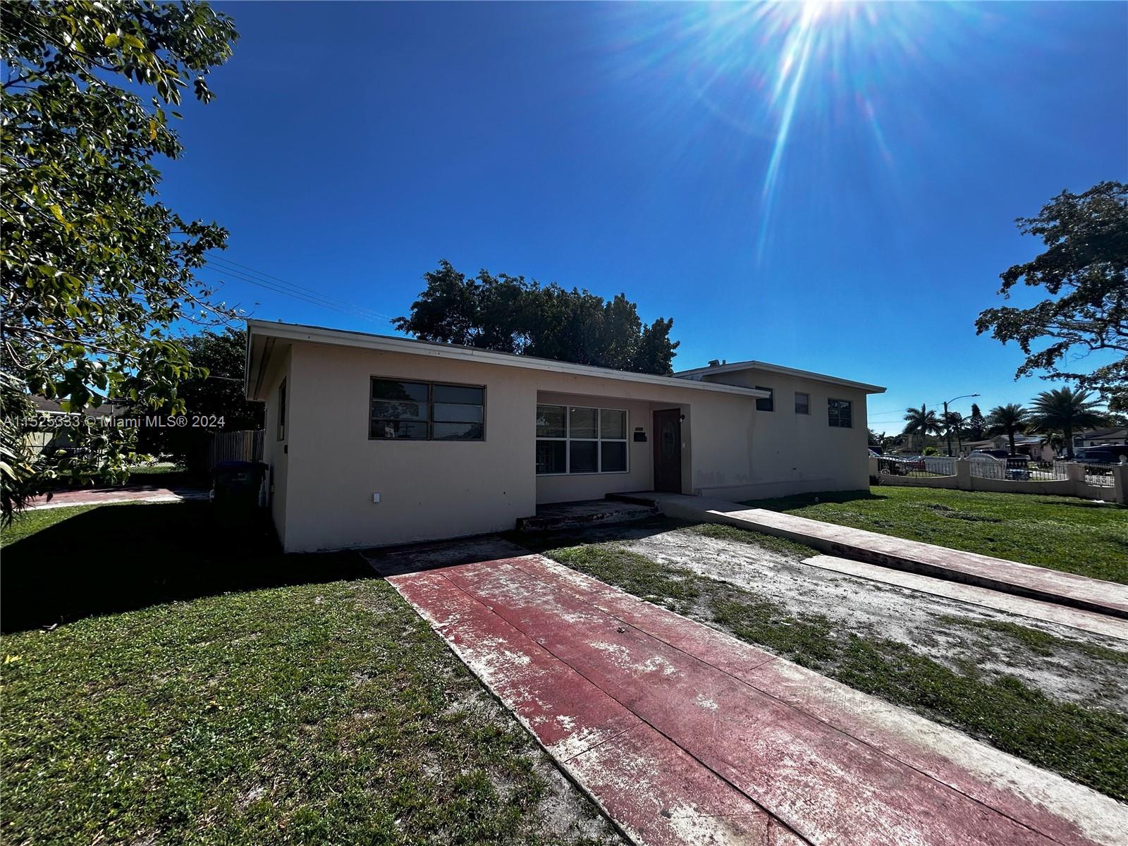 Property for Sale at 1070 Nw 193rd St St, Miami Gardens, Broward County, Florida - Bedrooms: 6 
Bathrooms: 2  - $550,000