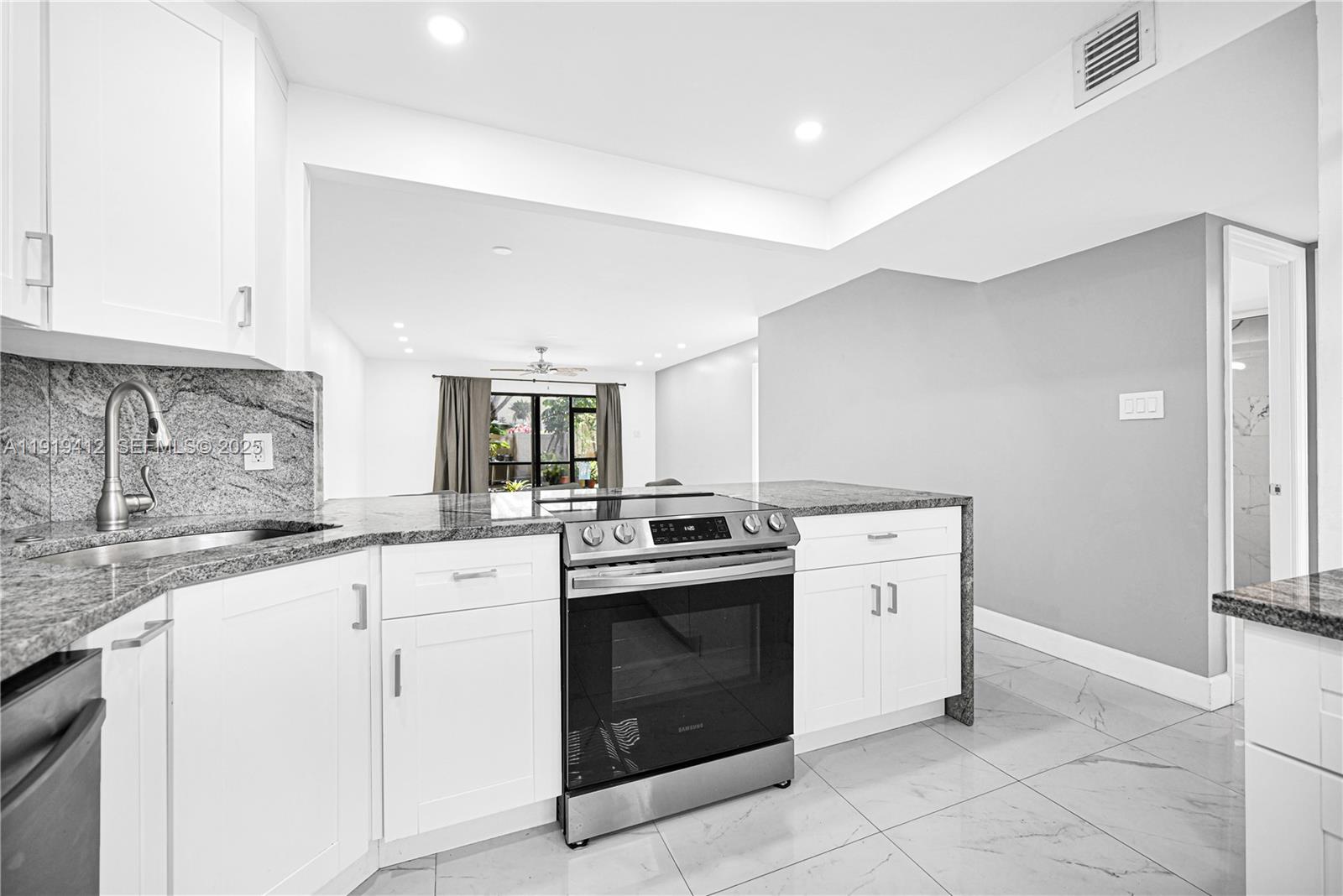 CYPRESS PARK CONDO - Residential