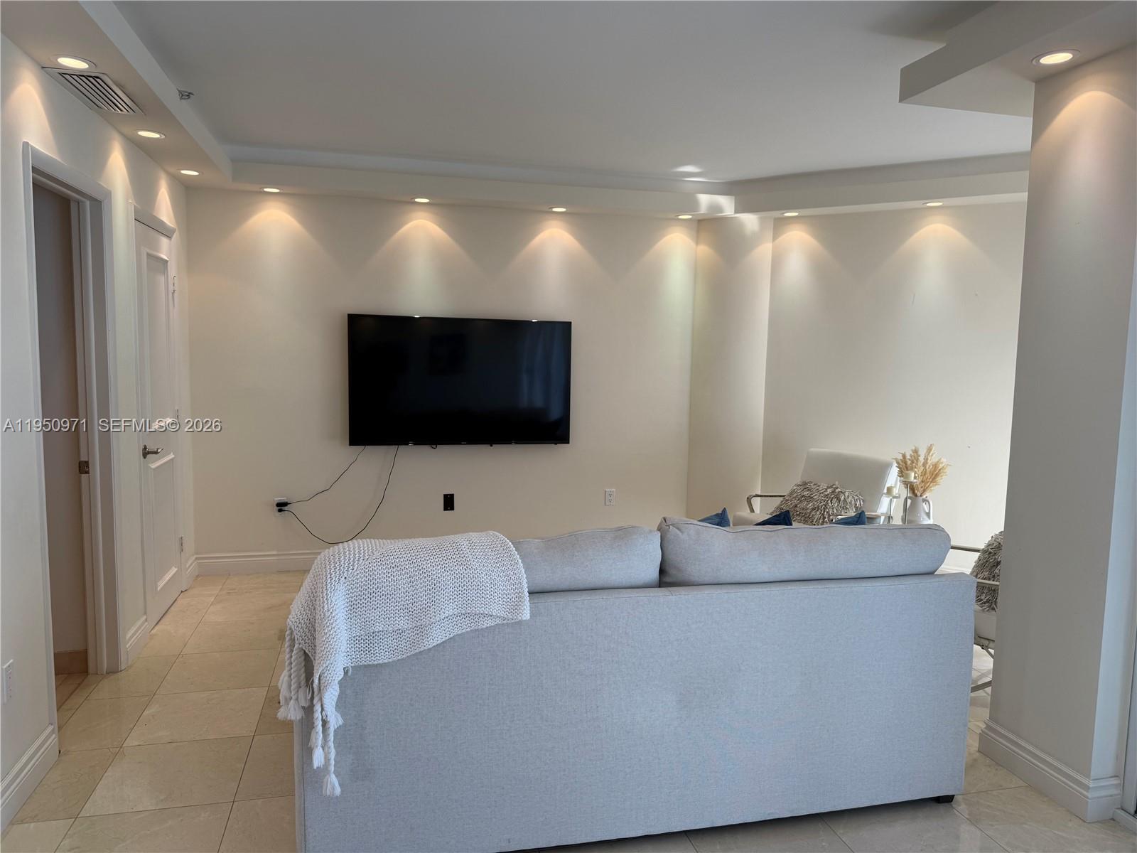 4000 ISL BLVD WILLIAMS IS - Residential