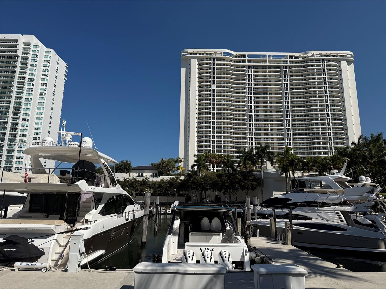 4000 ISL BLVD WILLIAMS IS - Residential