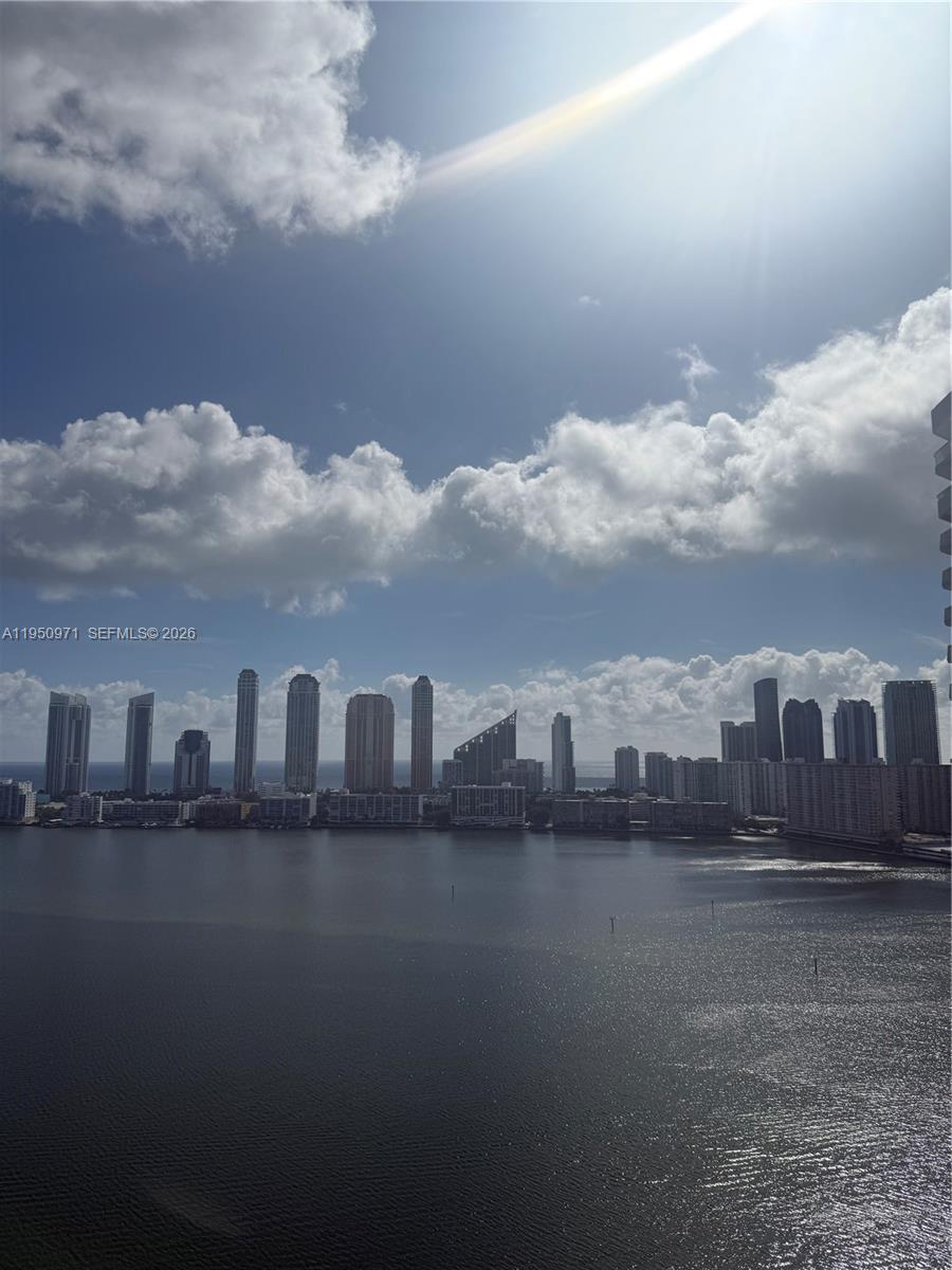 4000 ISL BLVD WILLIAMS IS - Residential