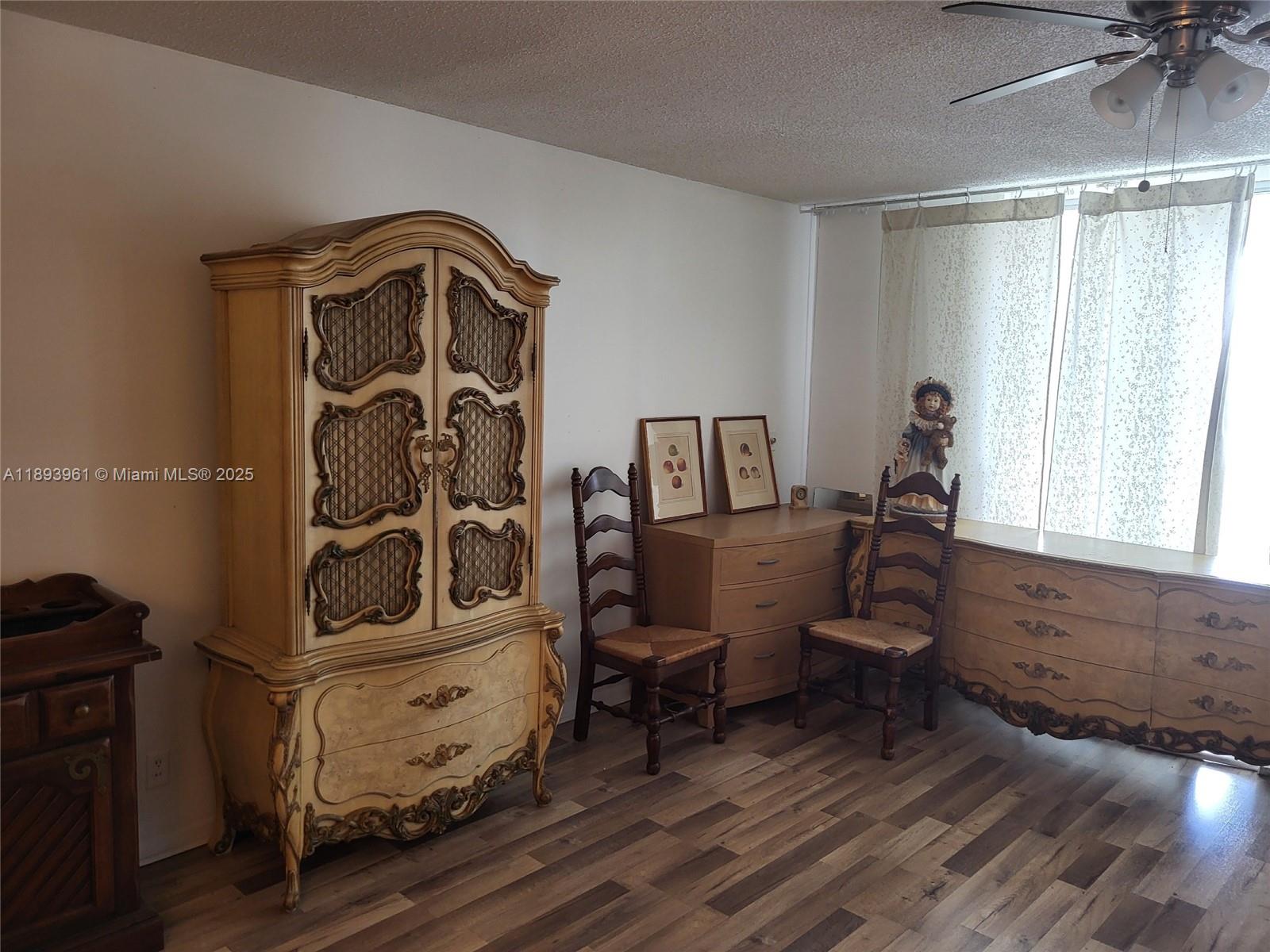 MEADOWBROOK LAKES CONDO - Residential Lease