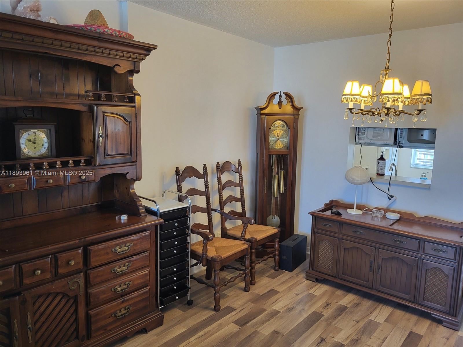 MEADOWBROOK LAKES CONDO - Residential Lease