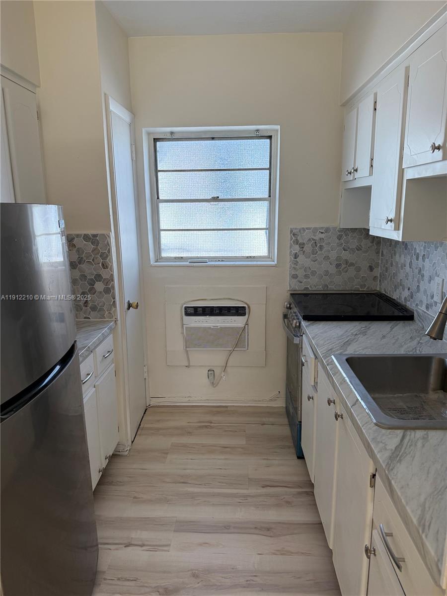 LA SALLE CONDO - Residential Lease