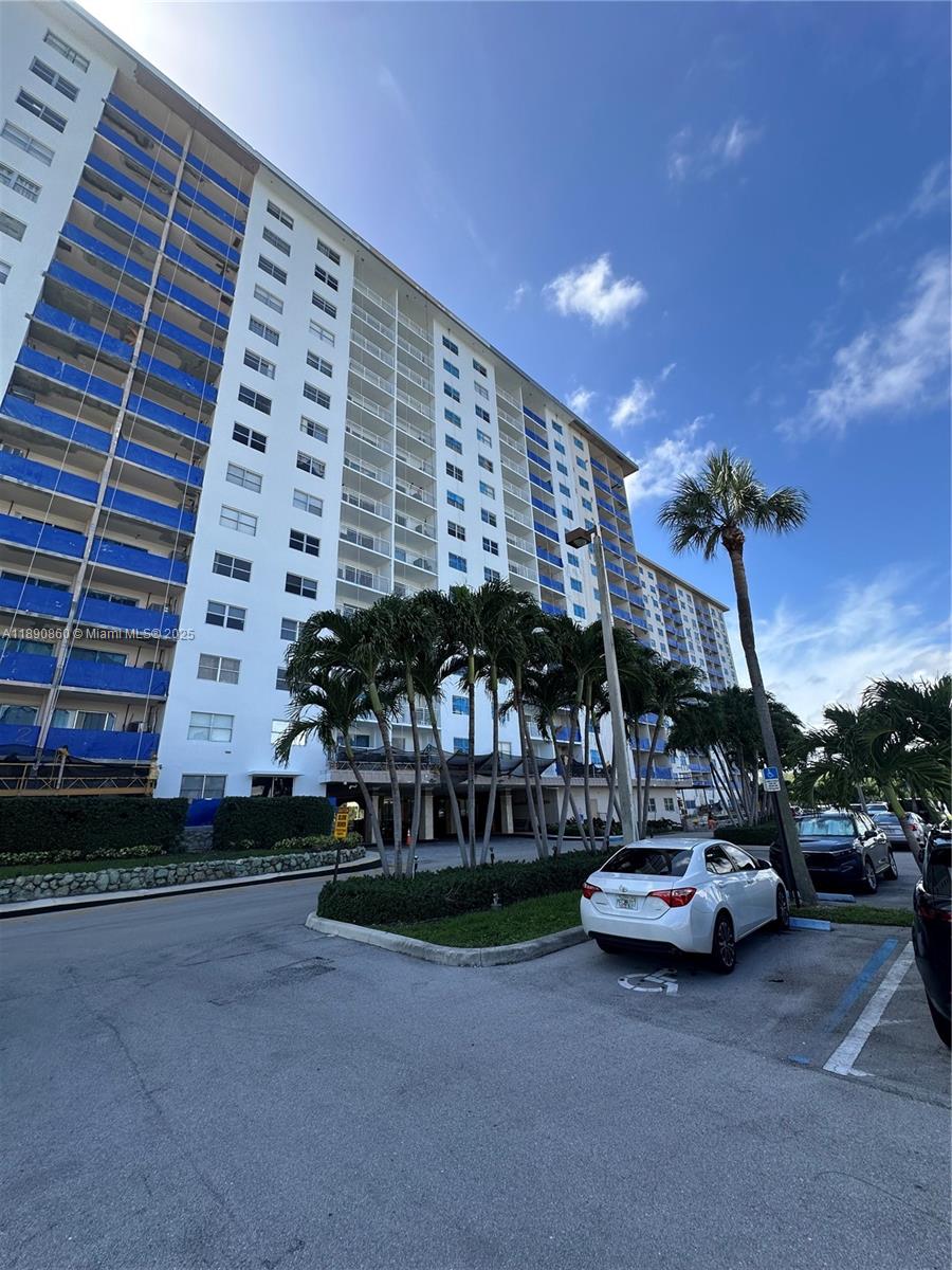 COASTAL TOWERS CONDO - Residential Lease