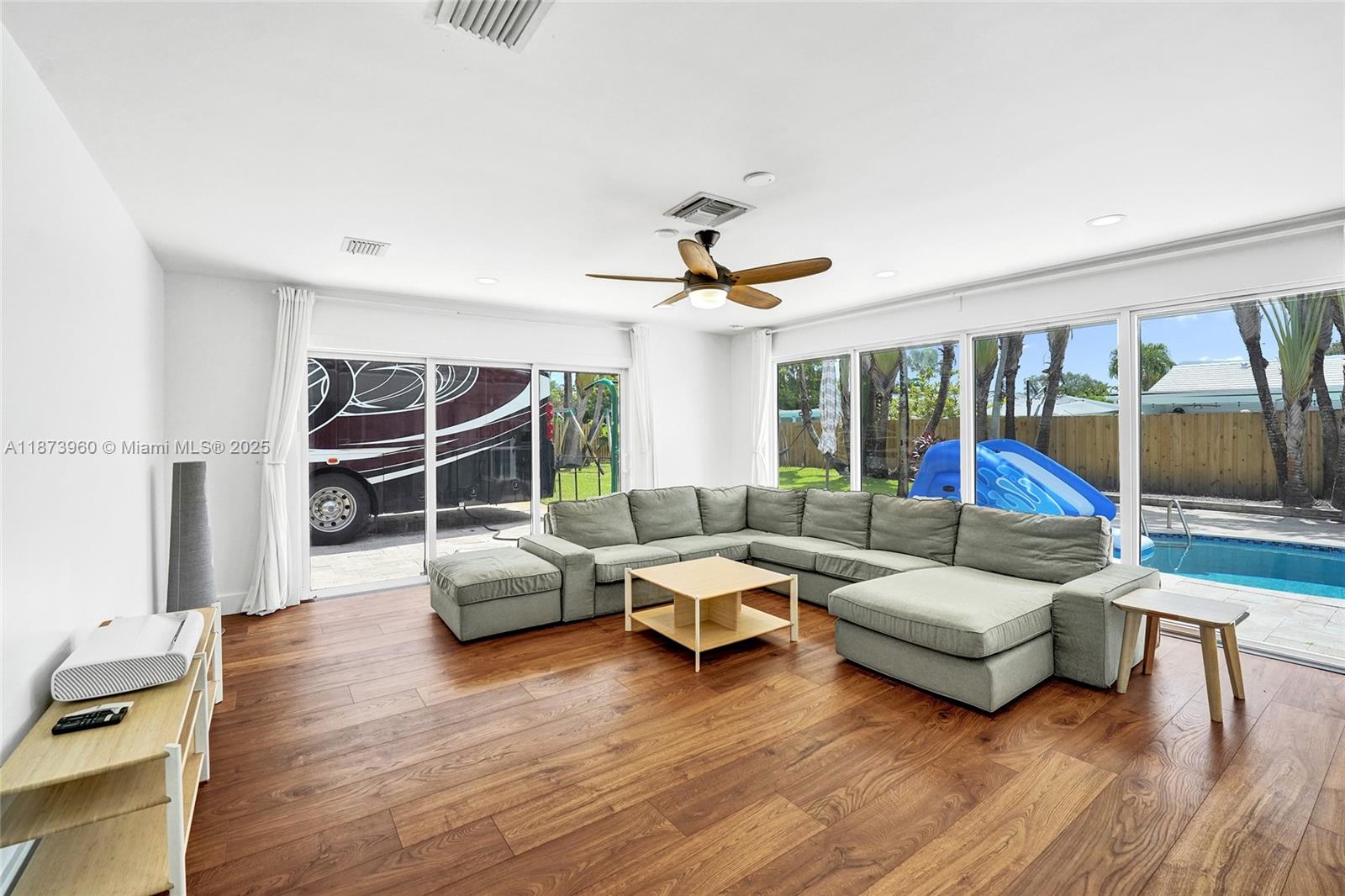 HOLLYWOOD HILLS NORTH SEC - Residential