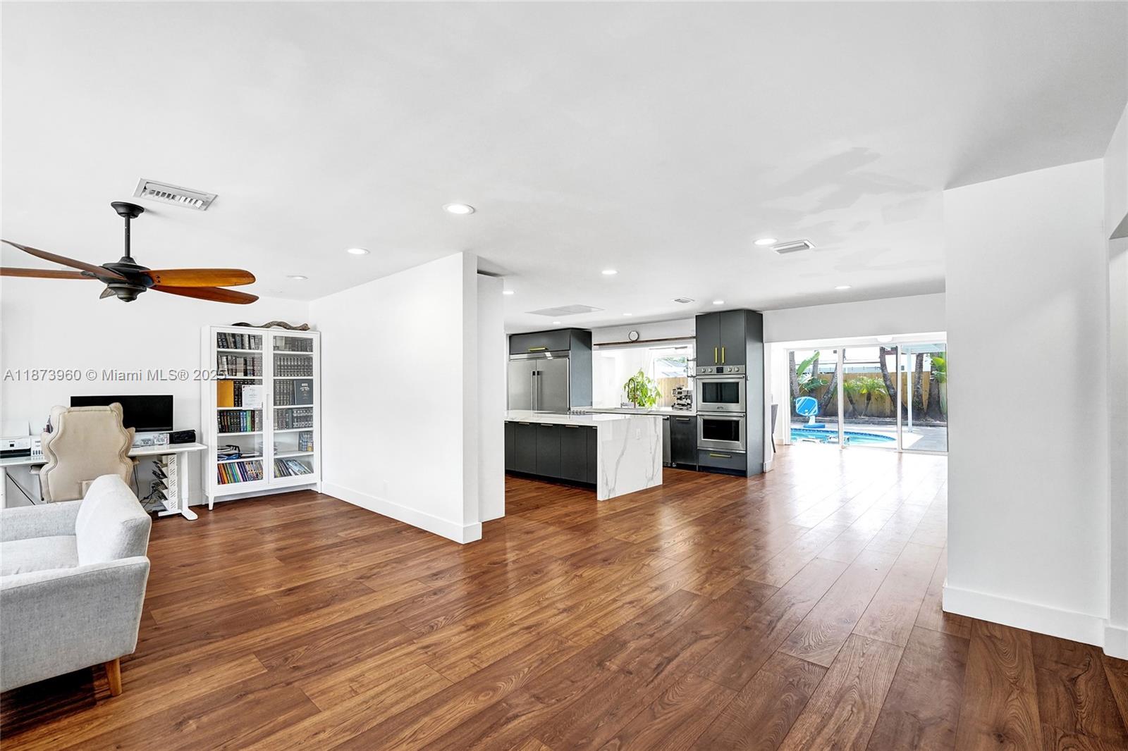 HOLLYWOOD HILLS NORTH SEC - Residential