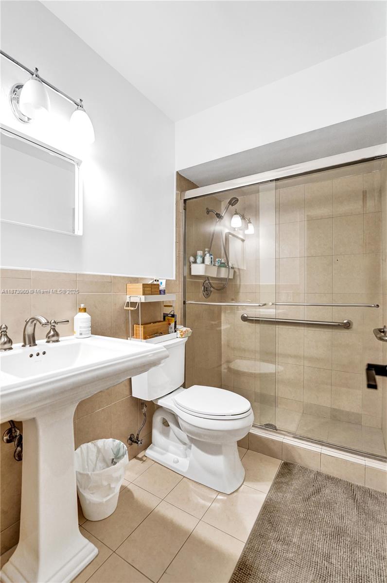 HOLLYWOOD HILLS NORTH SEC - Residential