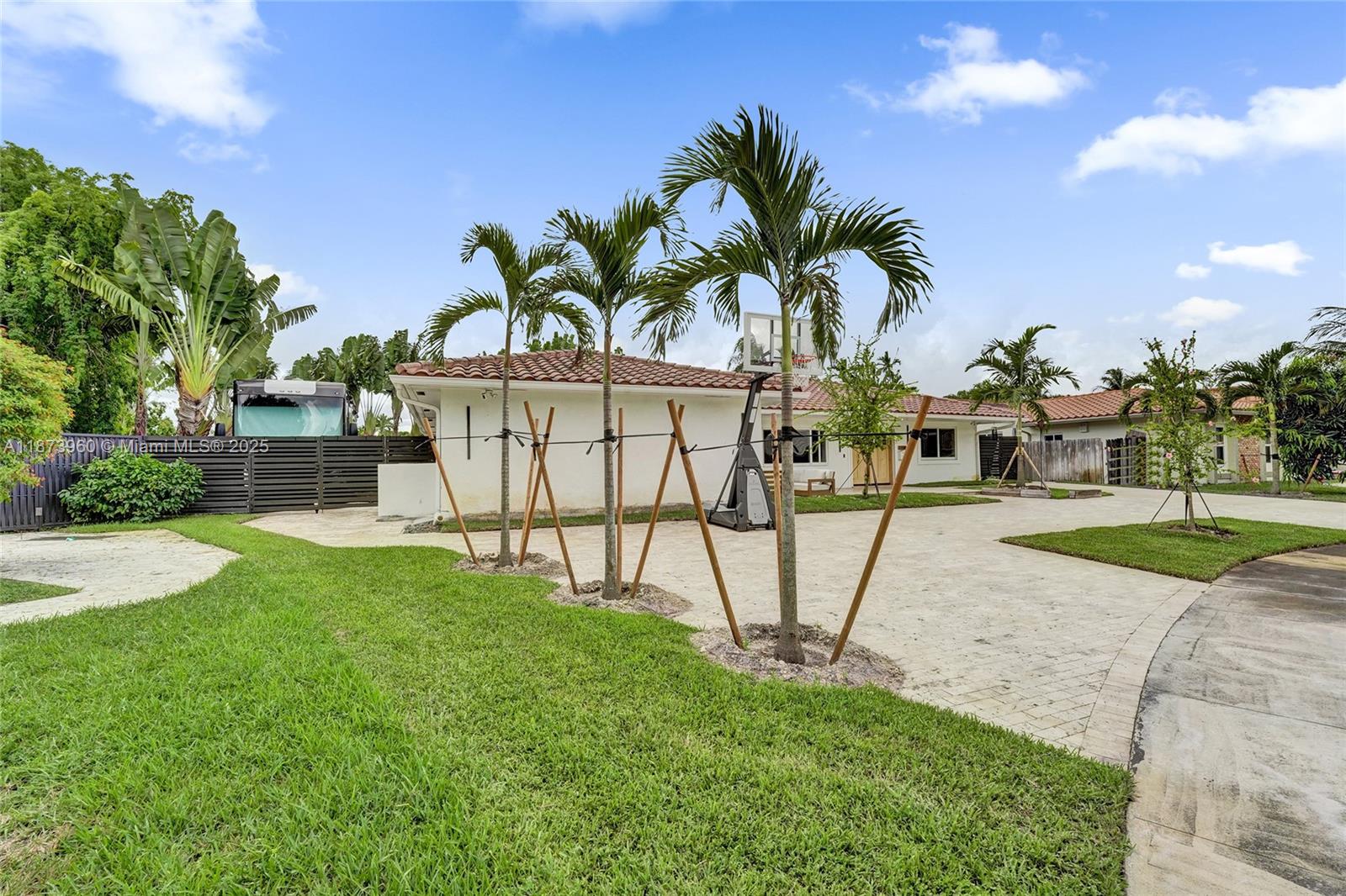 HOLLYWOOD HILLS NORTH SEC - Residential