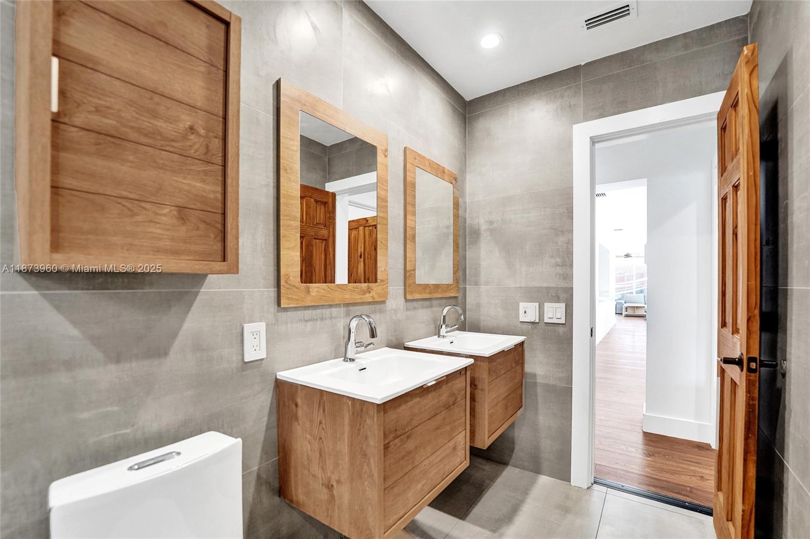 HOLLYWOOD HILLS NORTH SEC - Residential