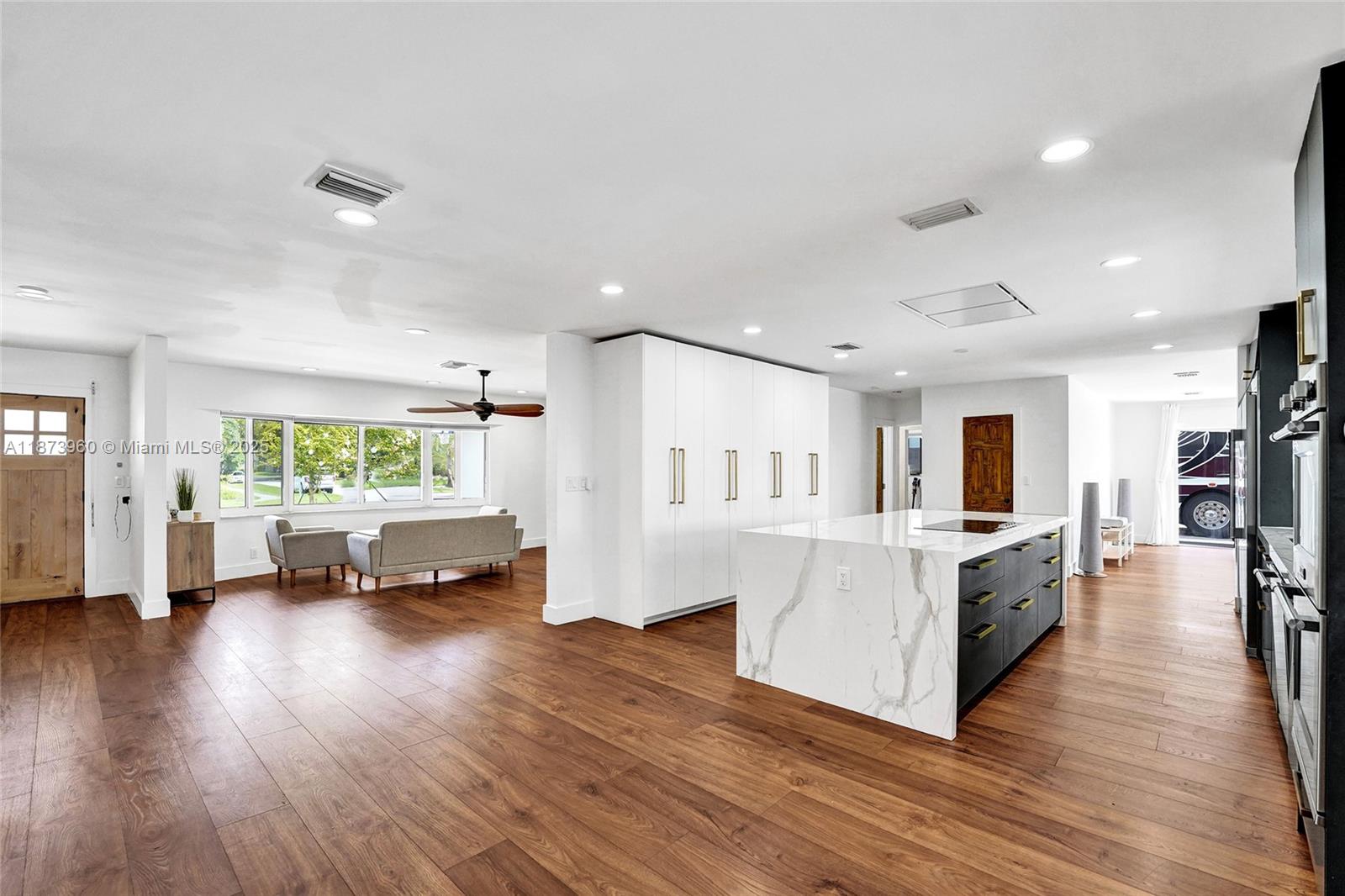 HOLLYWOOD HILLS NORTH SEC - Residential